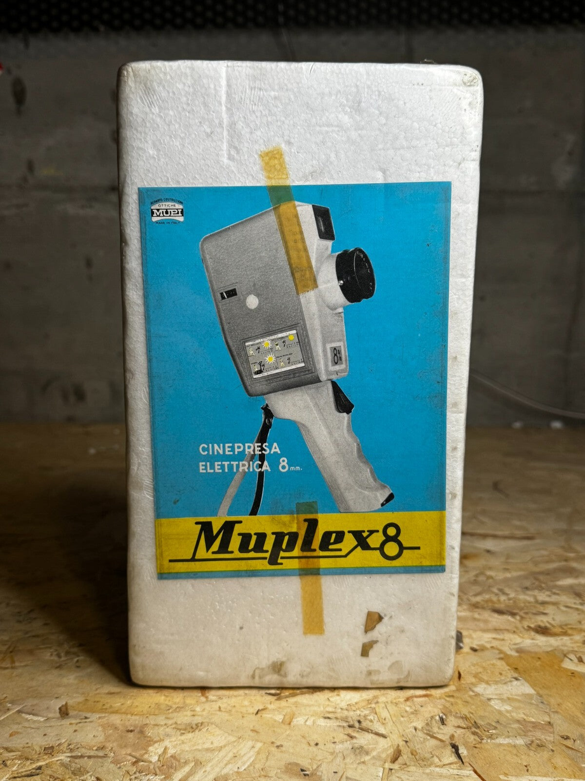 MUPI - MUPLEX 8 -cinepresa elettrica -vintage anni 70