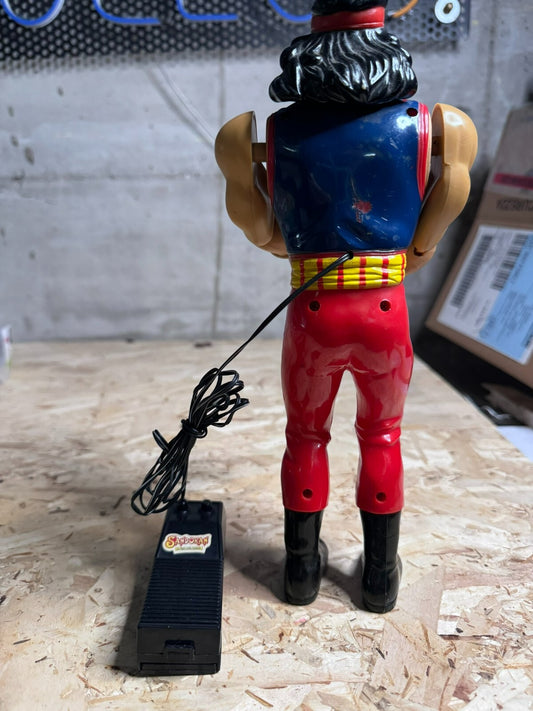 Action figure Sandokan con telecomando non funzionante