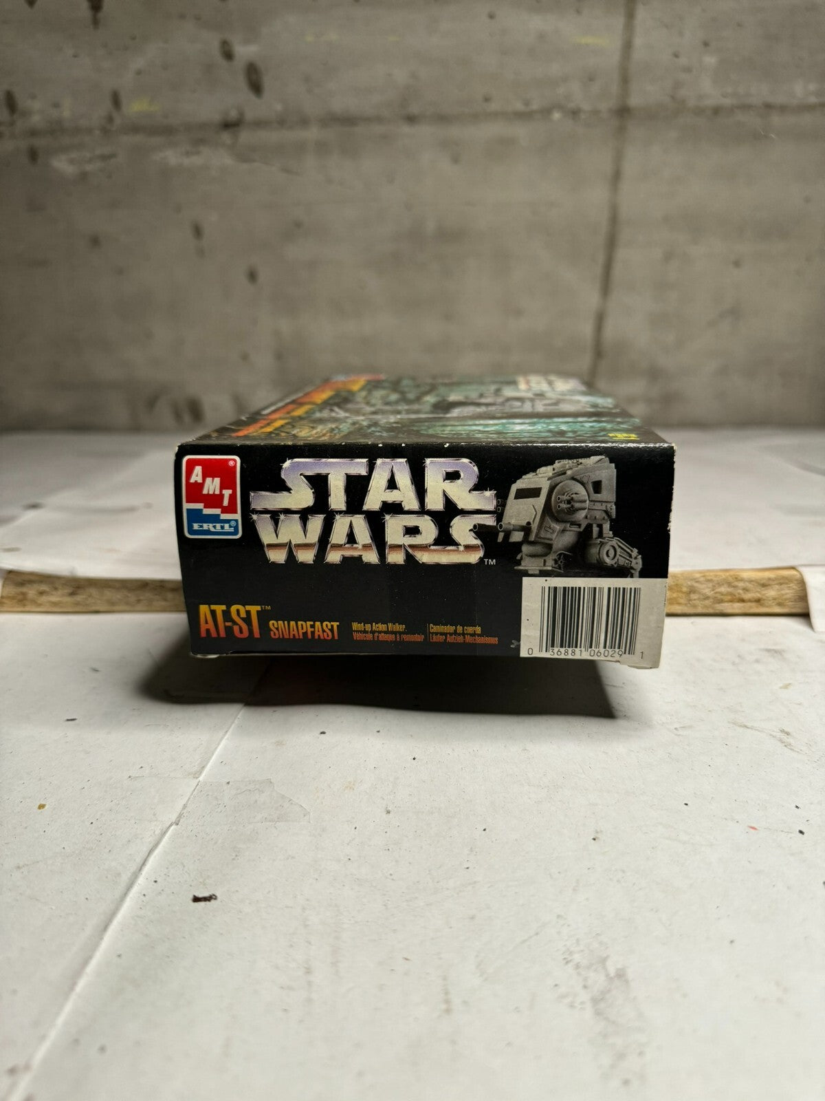 Kit modello AMT ERTL, Star Wars AT-ST Snapfast Wind-Up Action Walker NUOVO