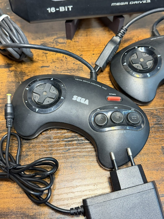 Sega Mega Drive II con 2 controller - foto 2