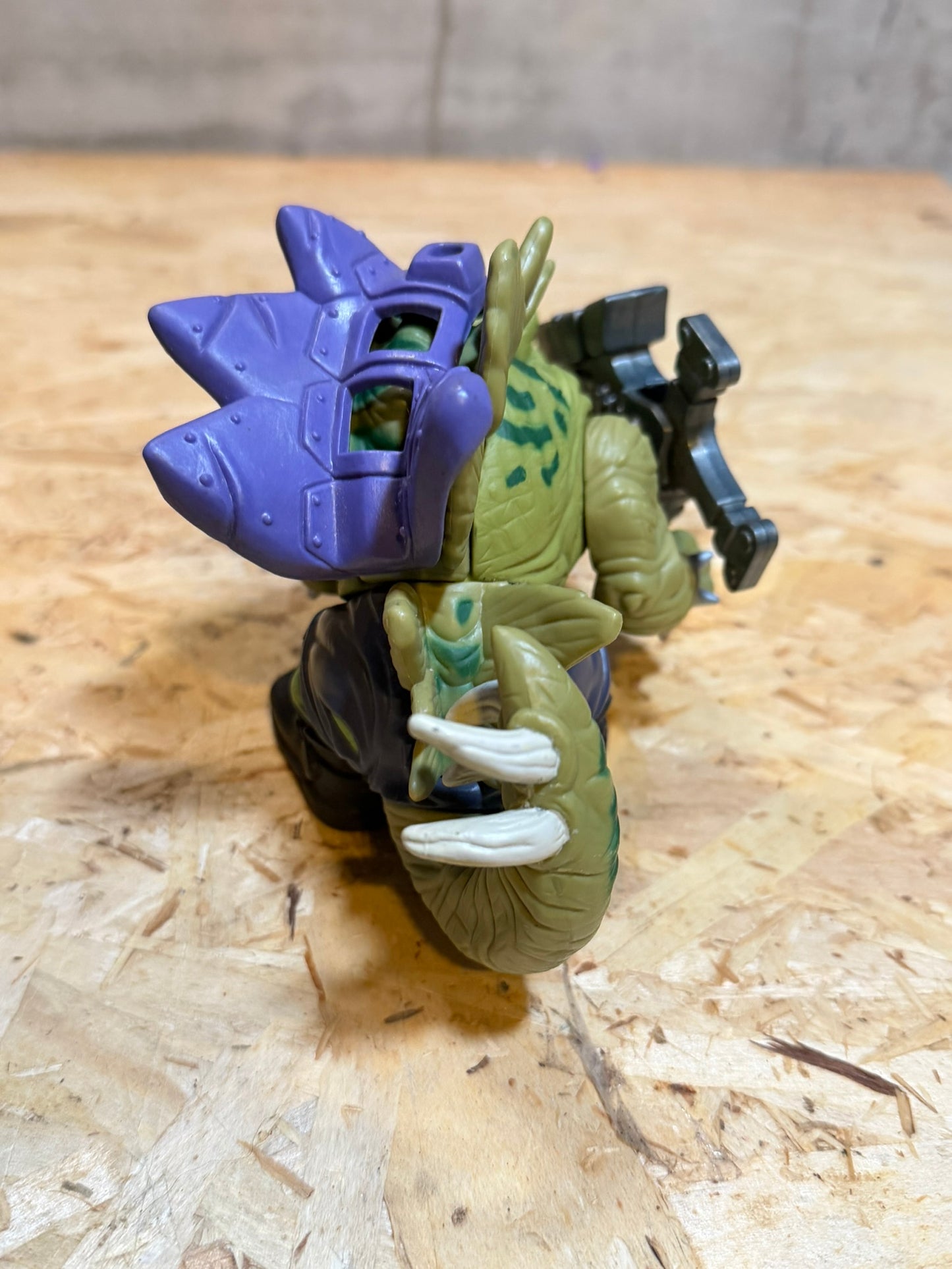 Modellino Mattel Street Sharks Extreme Dinosaurs Stegz 1996 senza disco