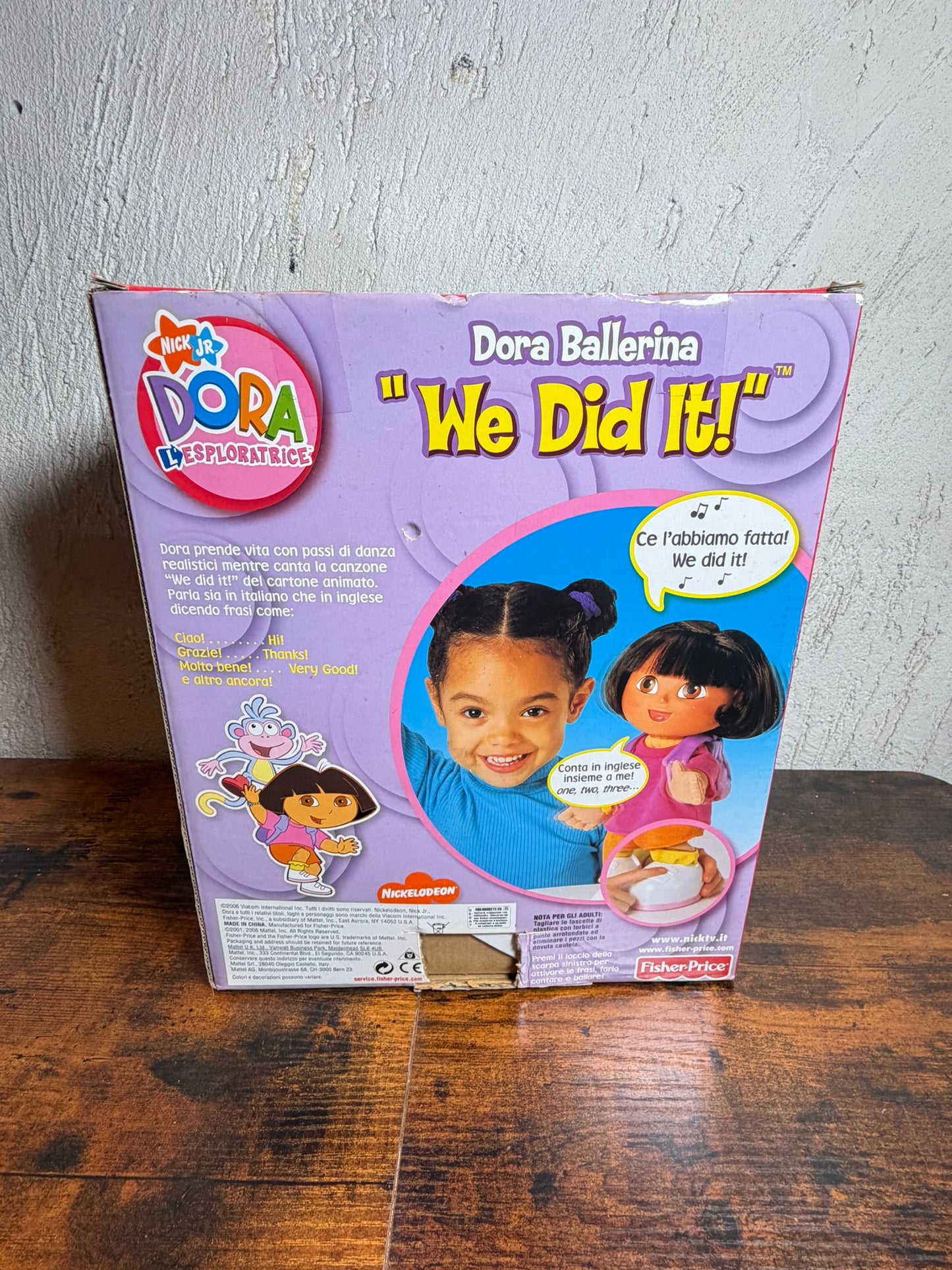Fisher Price Dora l'esploratrice "We Did It" Dancing Dora Nick Jr 2001 nuovo con