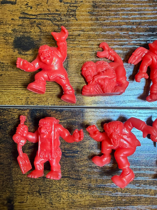7 Monster in my pocket colore rosso tengu - manticore - baba yaga e altri