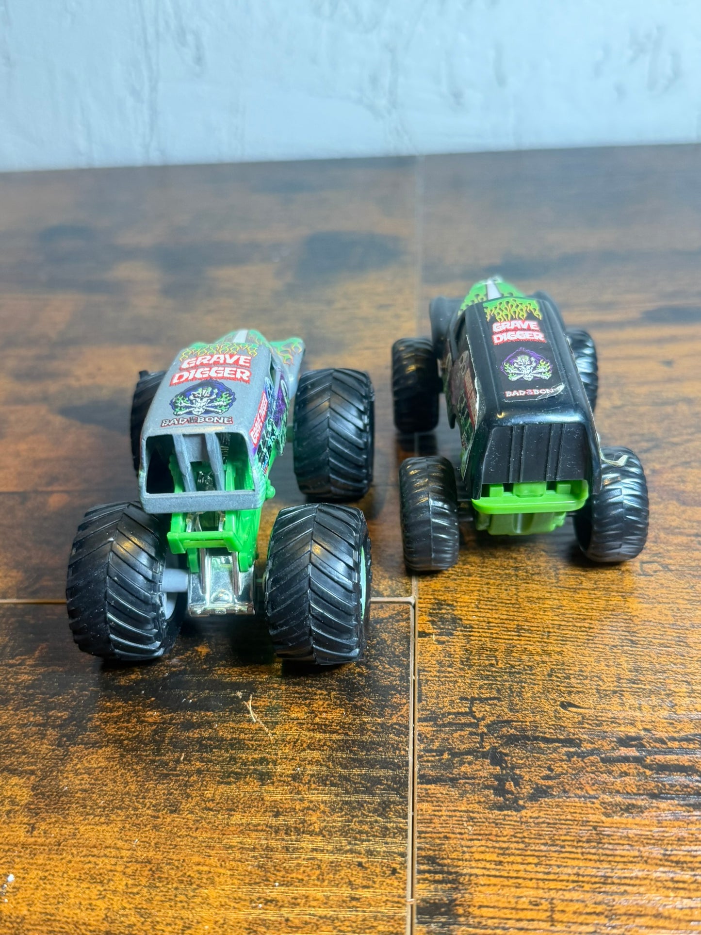 Hot Wheels Monster Jam Truck Metal 30th Anniversary Grave Digger 1/64