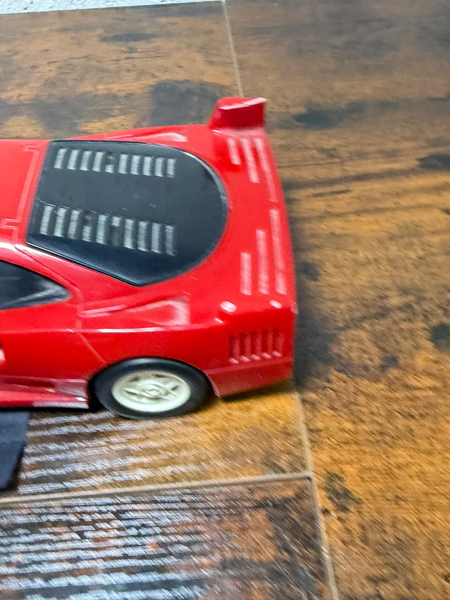 FERRARI F40 1988, 1/16 MOTORIZZATA R/C VINTAGE SAMCO rotta