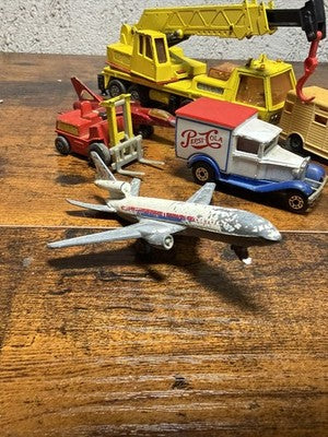 Lotto veicoli Matchbox rovinati
