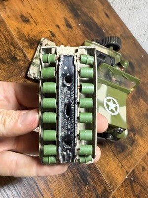 Lotto veicoli militari rovinati