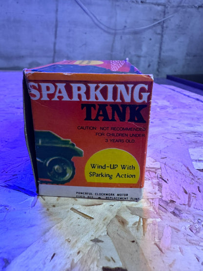 70er J. Panzer / Sparking Tank - Uhrwerk mit Funktion im OKT made in hong kong