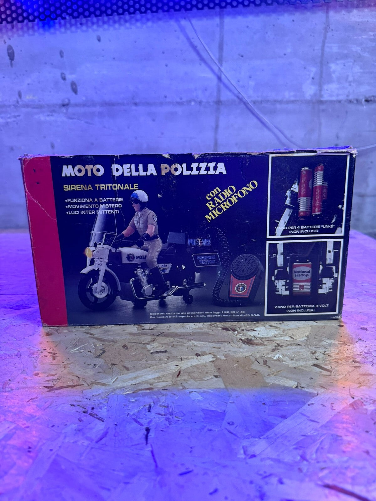 Moto della polizia sirena tritonale con radio microfone mic non funz