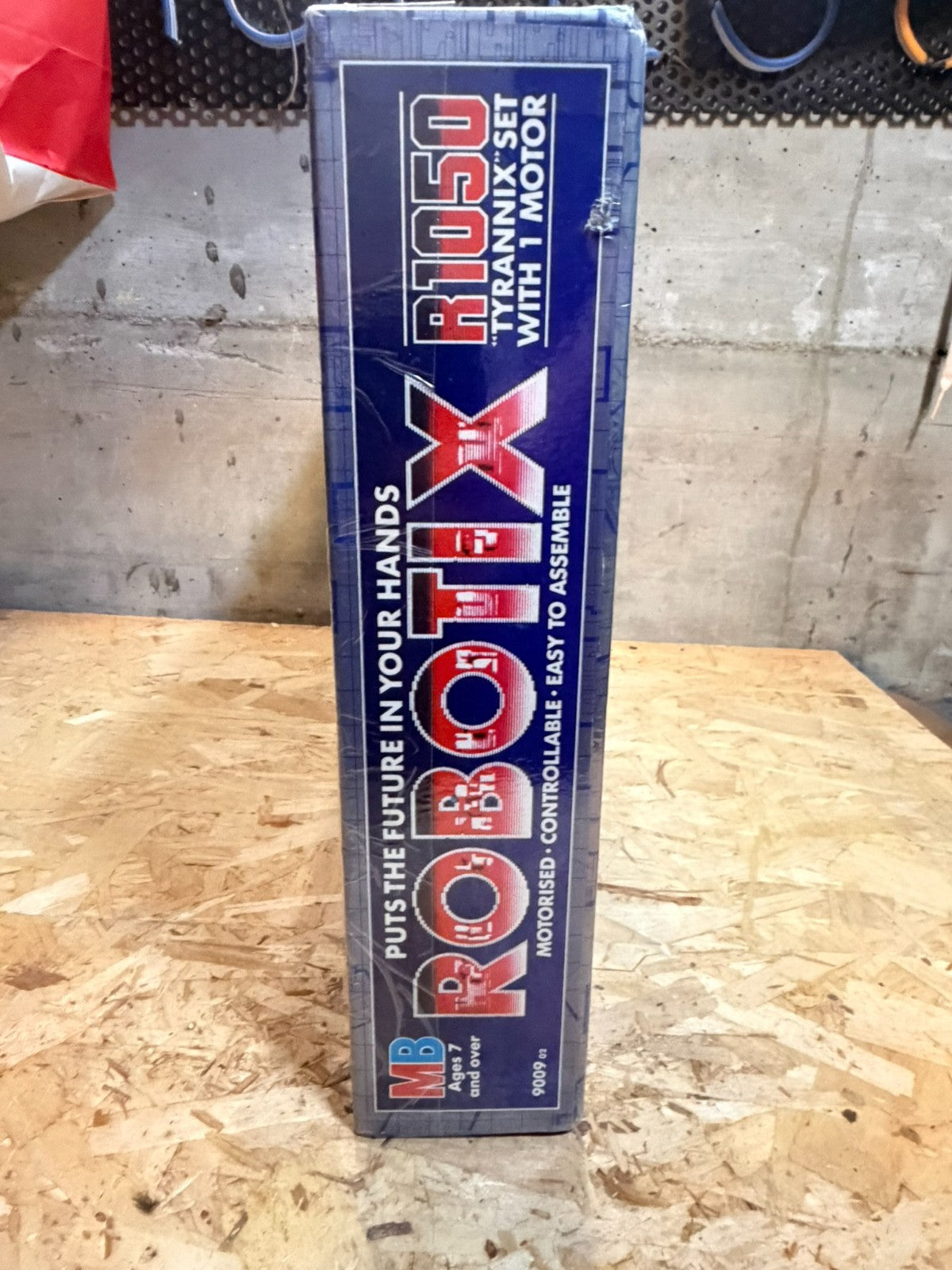 Robotix R1050 "Tirannix Set", vintage 1986 usato