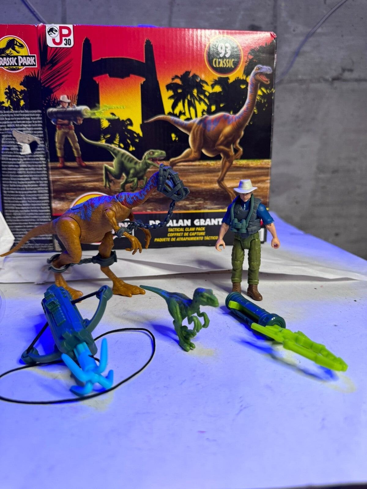 93 Classic Jurassic Park 30th Anniversary Dr. Alan Grant Tactical Claw Pack