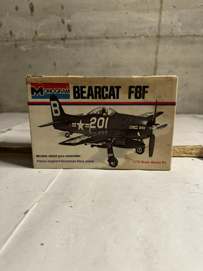 MONOGRAM    1/72   GRUMMAN F8F BEARCAT AS RARE KIT
