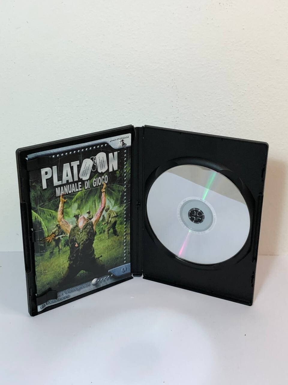 PC CD-ROM PLATOON - IL PRIMO GIOCO DI STRATEGIA SULLA GUERRA DEL VIETNAM