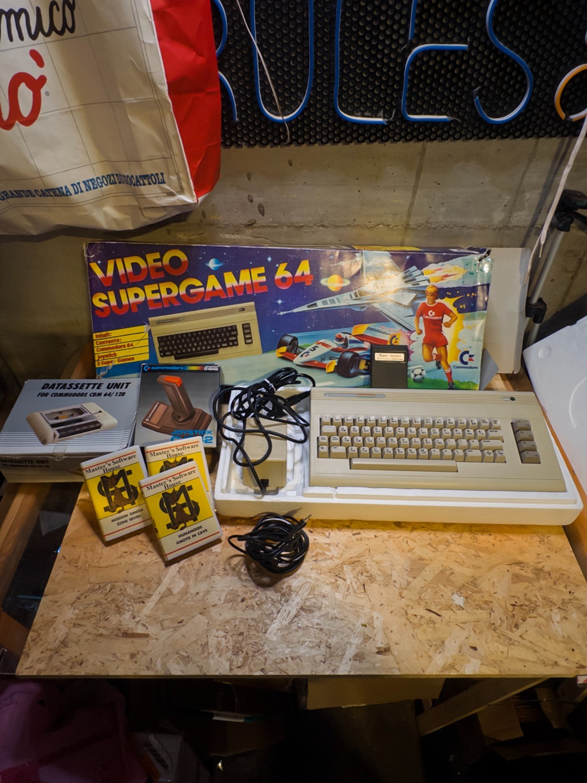 Commodore C64 Video Supergame 64 (Computer + 3 Giochi) + Datassette unit