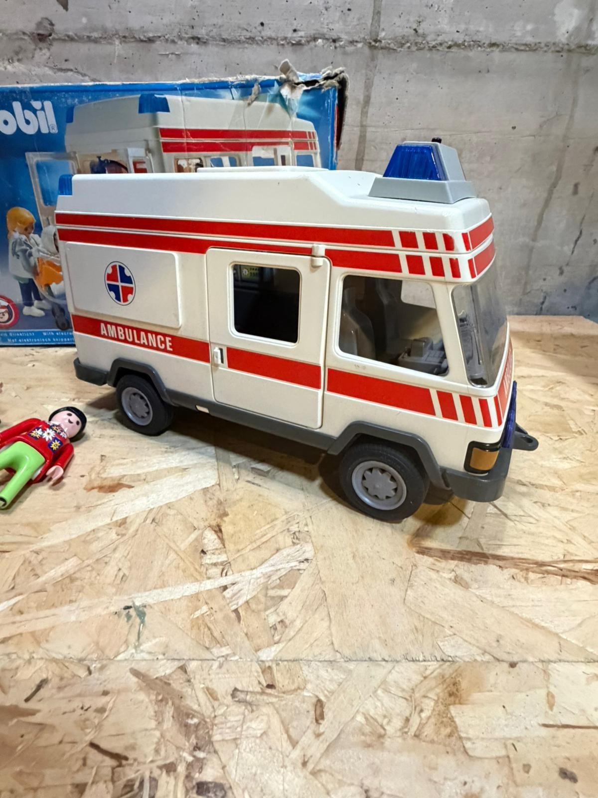 Ambulanza 3925 (Playmobil / INCompleta e Funzionante)
