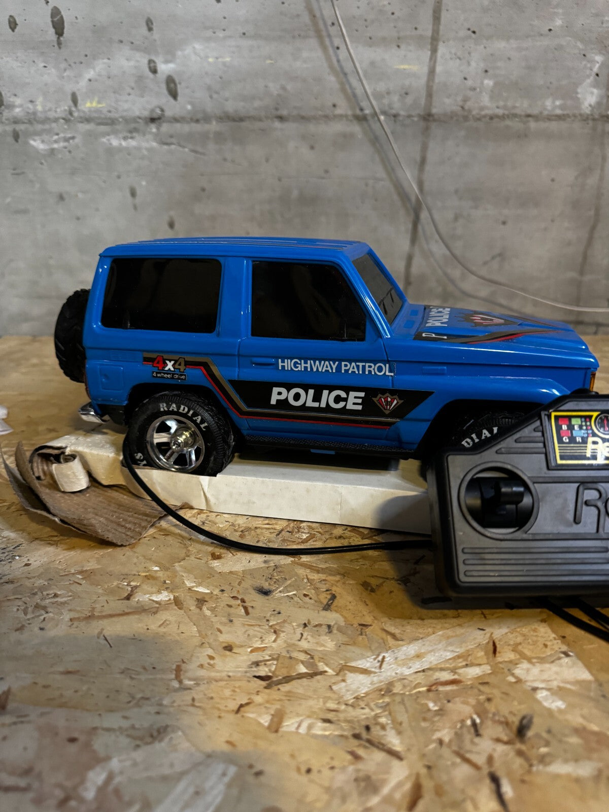 Rell Patrol della polizia telecomandato jeep