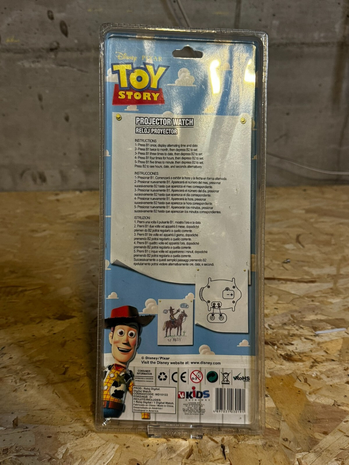 DISNEY PIXAR TOY STORY PROJECTOR DIGITAL WATCH BUZZ LIGHTYEAR WOODY
