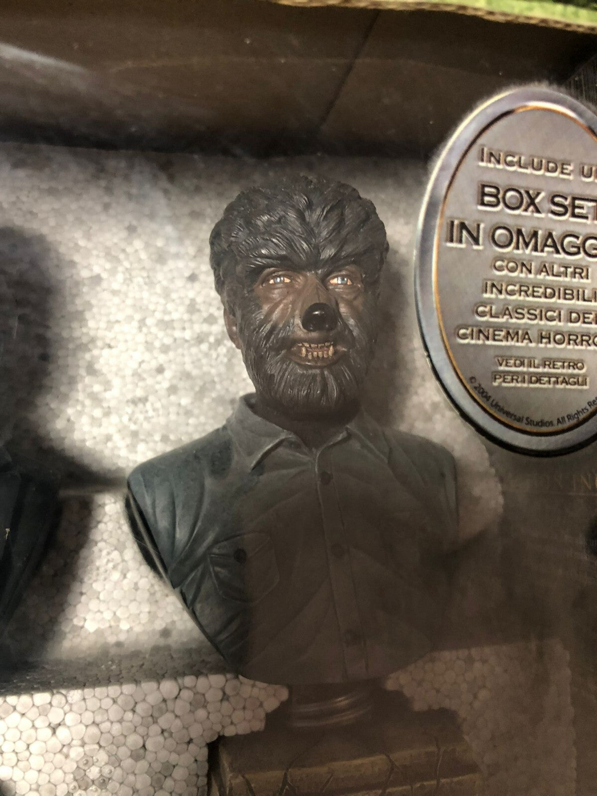 THE MONSTERS LEGACY DVD GIFT SET DRACULA -FRANKENSTEIN- WOLFMAN MINI BUST