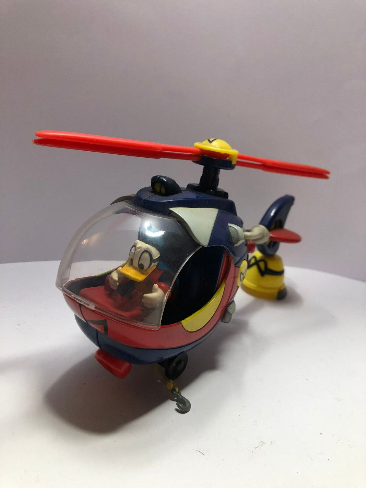  L’elicottero di Paperinik, gadget Topolino, anno 2004. 