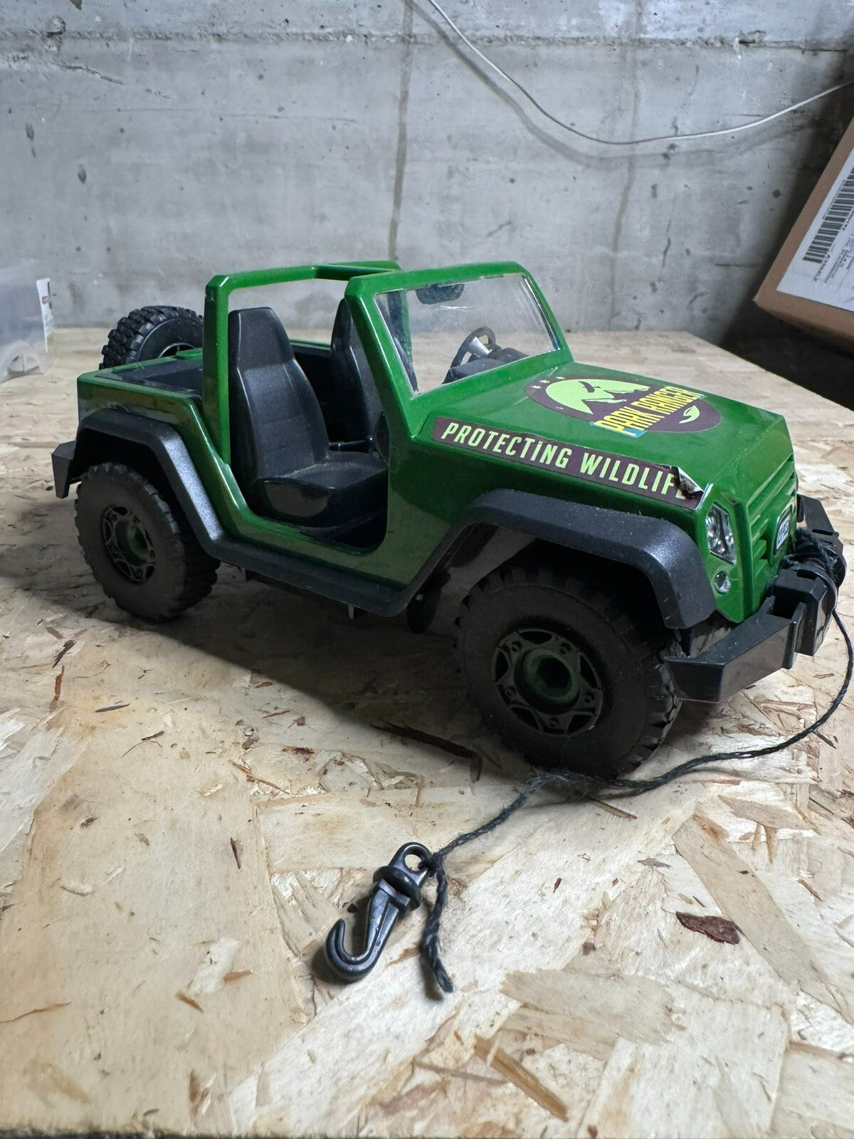 Jeep Park Ranger verde con gancio traino
