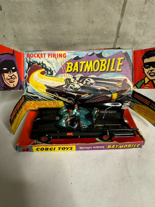 BATMOBILE CORGI TOYS 267 VINTAGE COMPLETA DI SCATOLA, ISTRUZIONI, BOMBE