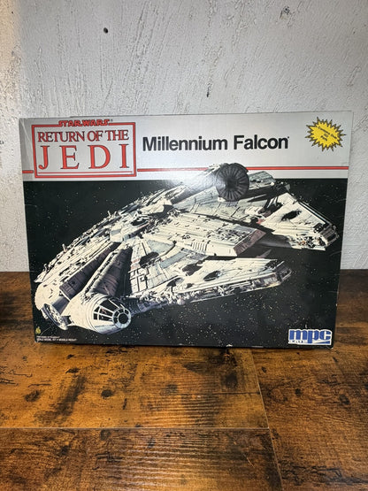 Millennium Falcon MPC Ertl montato