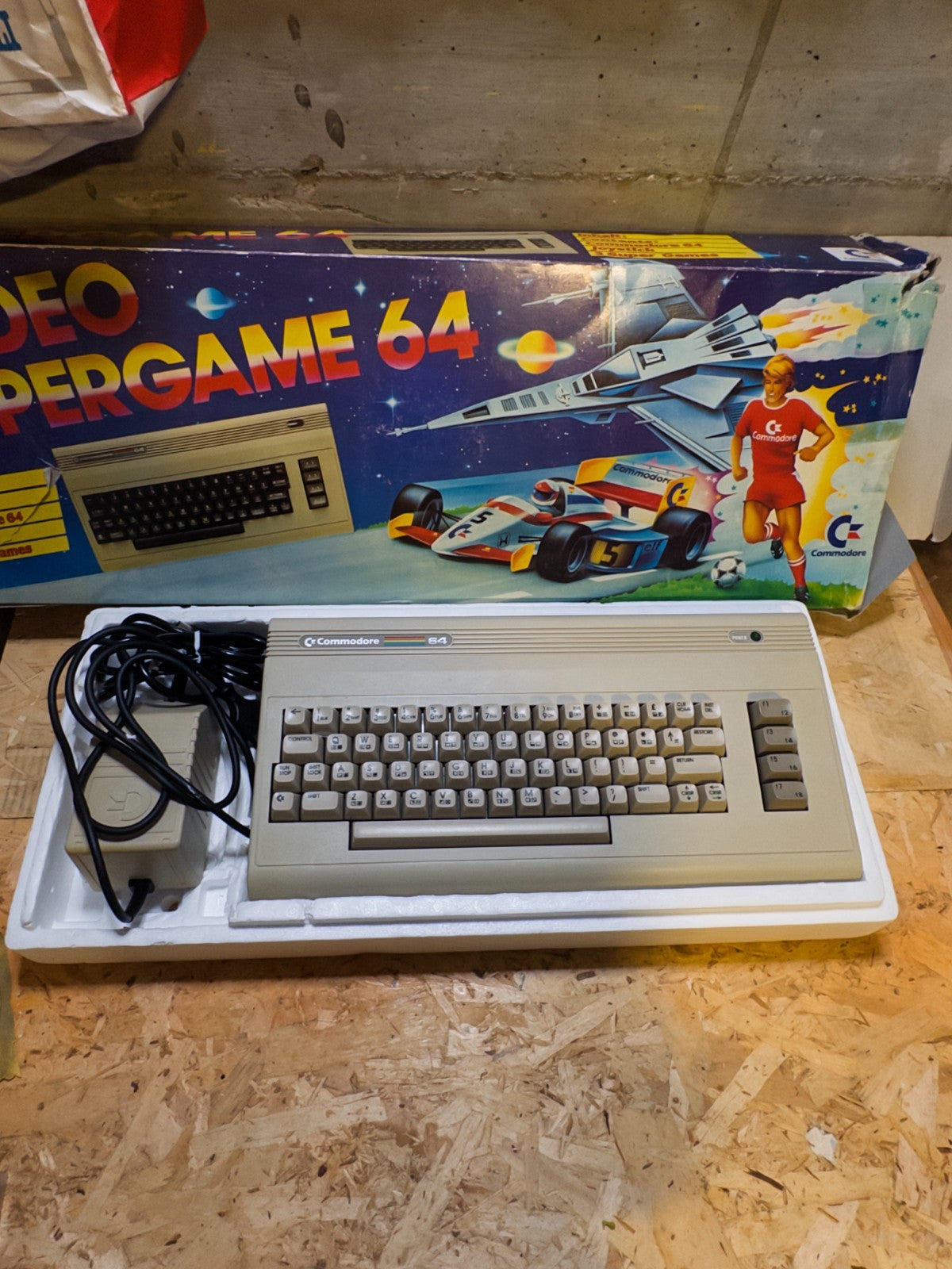 Commodore C64 Video Supergame 64 (Computer + 3 Giochi) + Datassette unit