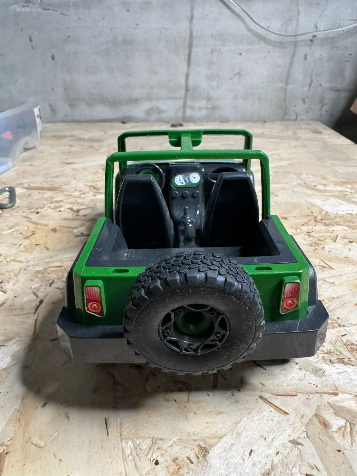 Jeep Park Ranger verde con gancio traino