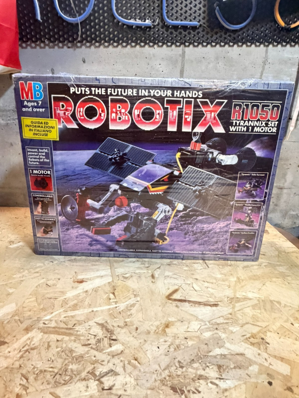 Robotix R1050 "Tirannix Set", vintage 1986 usato