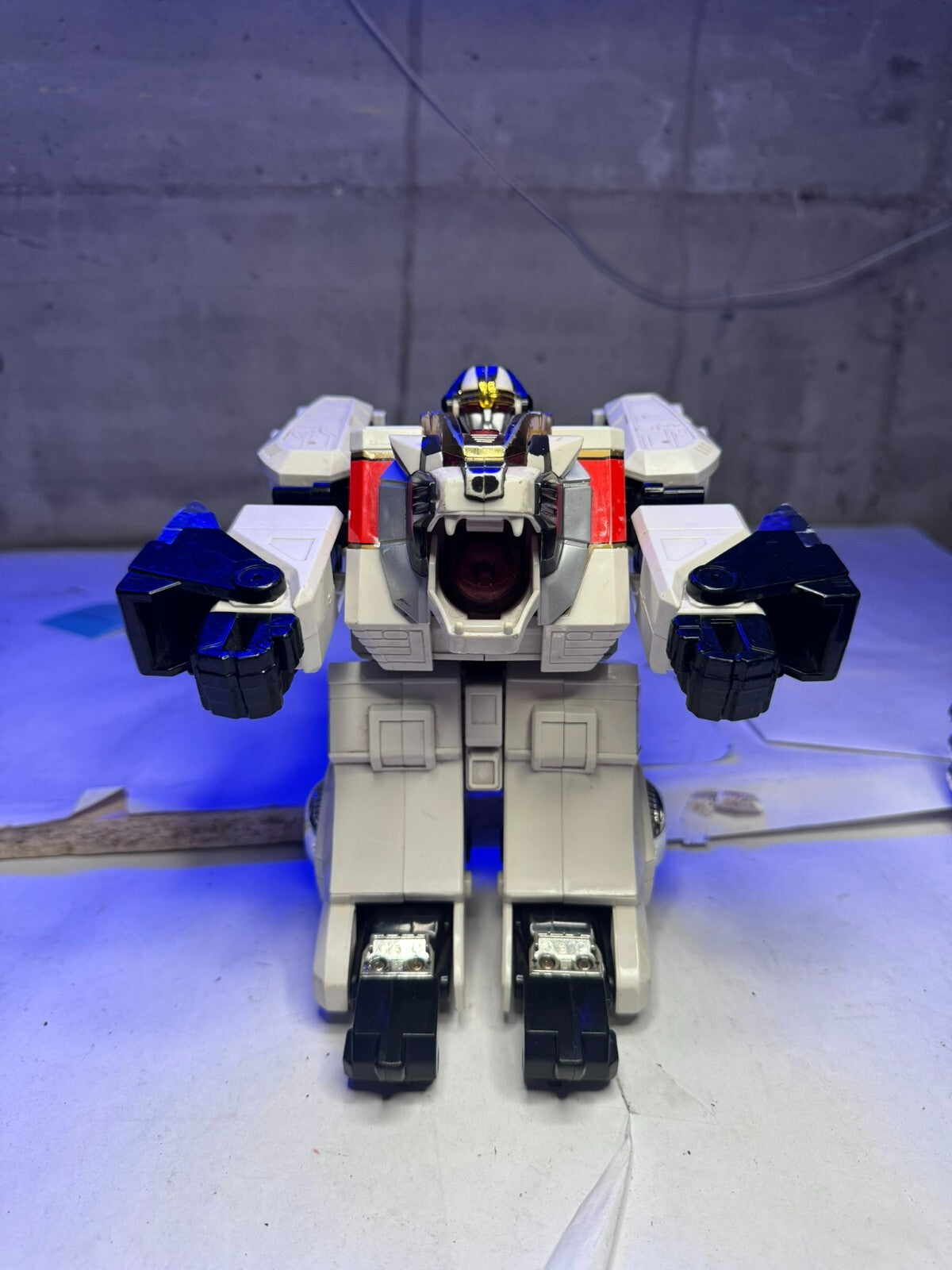 Vintage Bandai Power Rangers White Tigerzord 1993 Worn MISSING ITEMS.