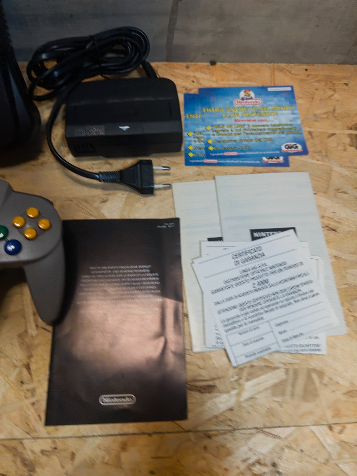 CONSOLE NINTENDO 64 / N64 IN VERSIONE PAL CON 2 JOYPAD