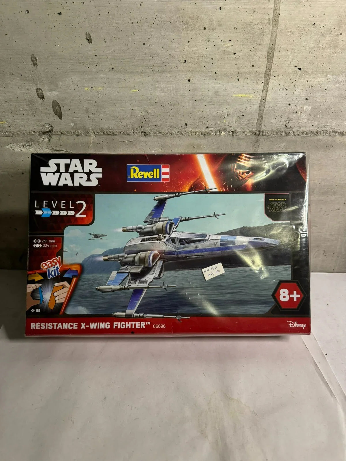 MODEL KIT REVELL STAR WARS RESISTANCE X-WING FIGHTERS 1:50 NEW SEALED IN BOX