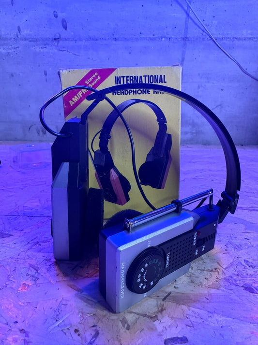 international HP 1000 Vintage Retro Headphone Radio Am / FM - 1985