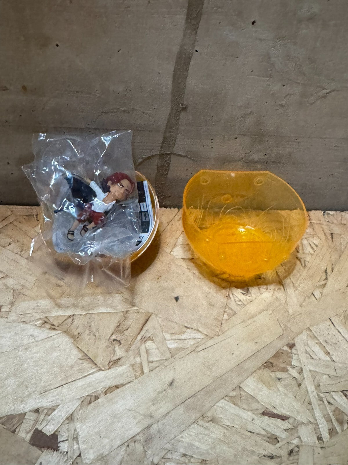 Gachapon One Piece Shanks Bandai