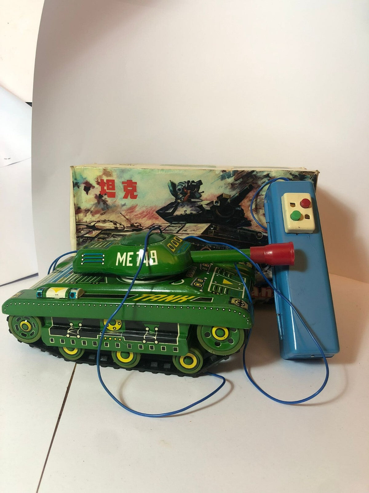 Carro armato di latta me 749 