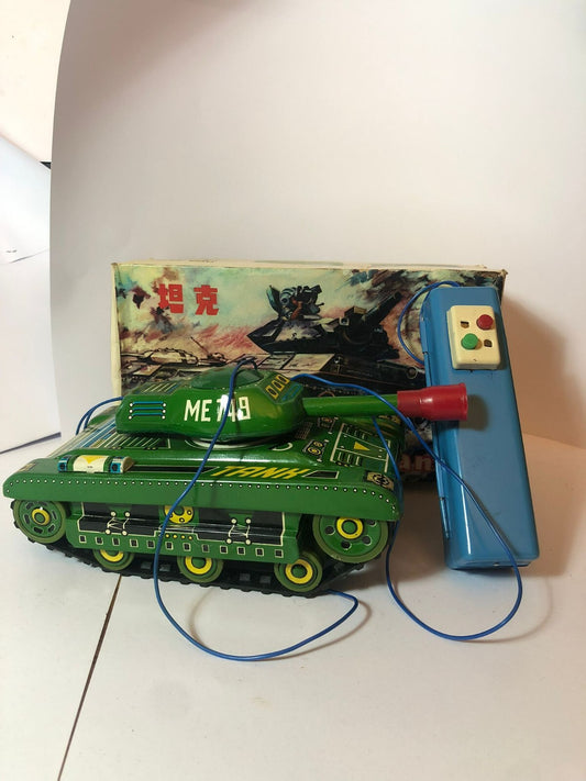 Carro armato di latta me 749 