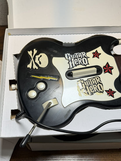 Chitarra Guitar Hero PS2 in confezione