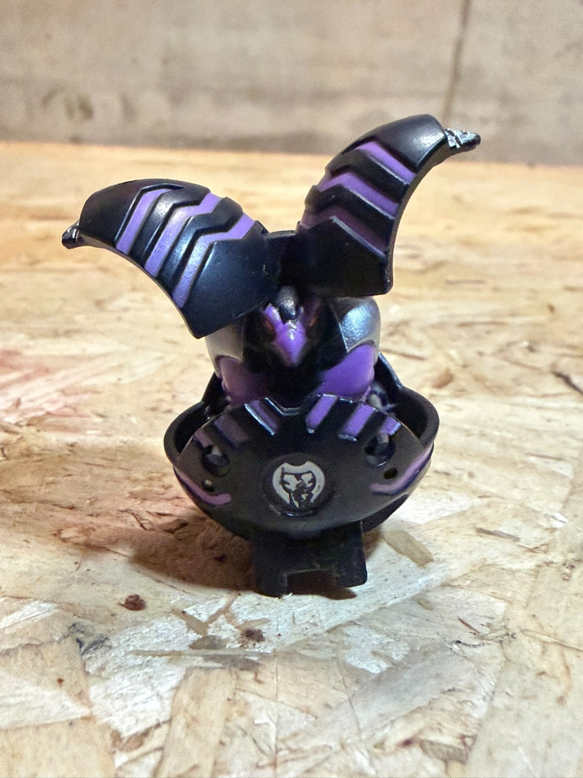 Bakugan B1 Darkus Falconeer nero