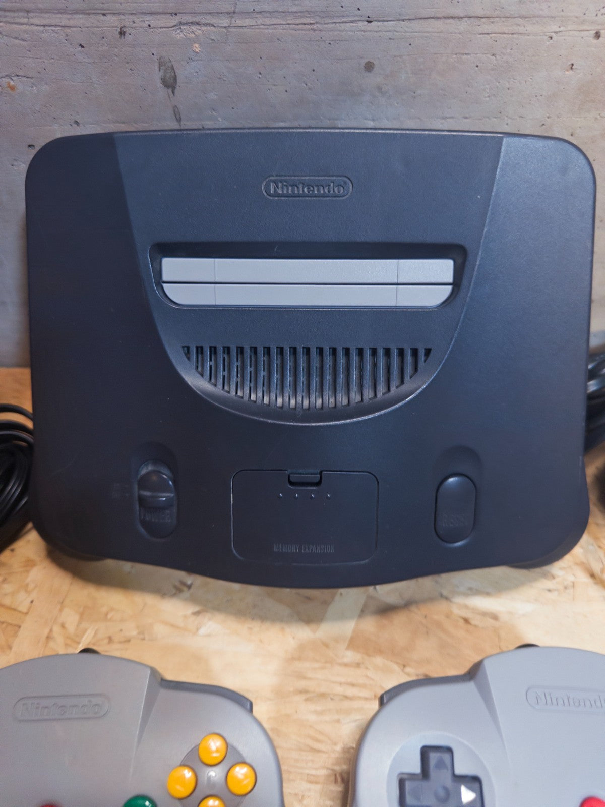 CONSOLE NINTENDO 64 / N64 IN VERSIONE PAL CON 2 JOYPAD