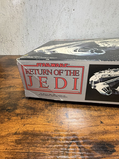 Millennium Falcon MPC Ertl montato