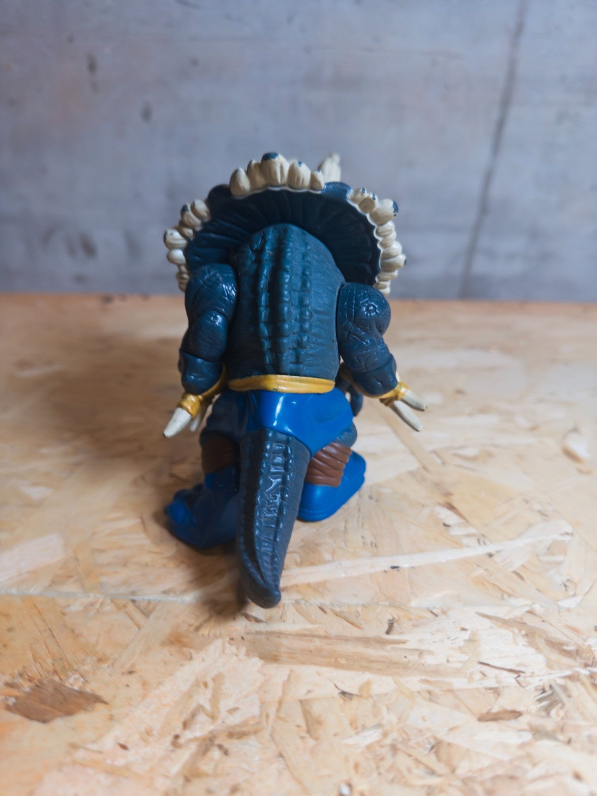 SPIKE EXTREME DINOSAURS MARTIAL ARTS MASTER 1996 MATTEL