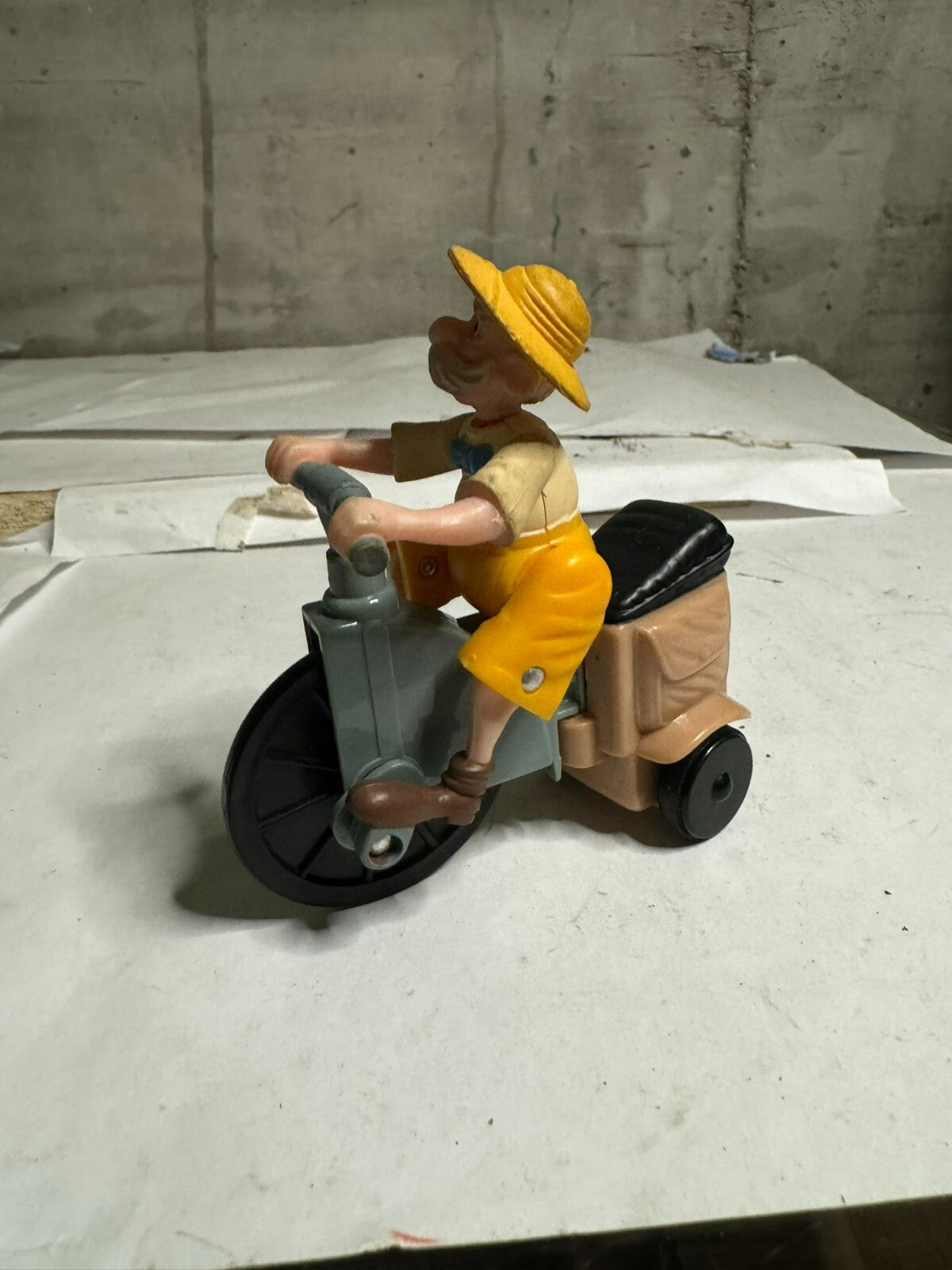 McDonald's Happy Meal Giocattolo Disney Tarzan Professor Porter Modellino Bicicl