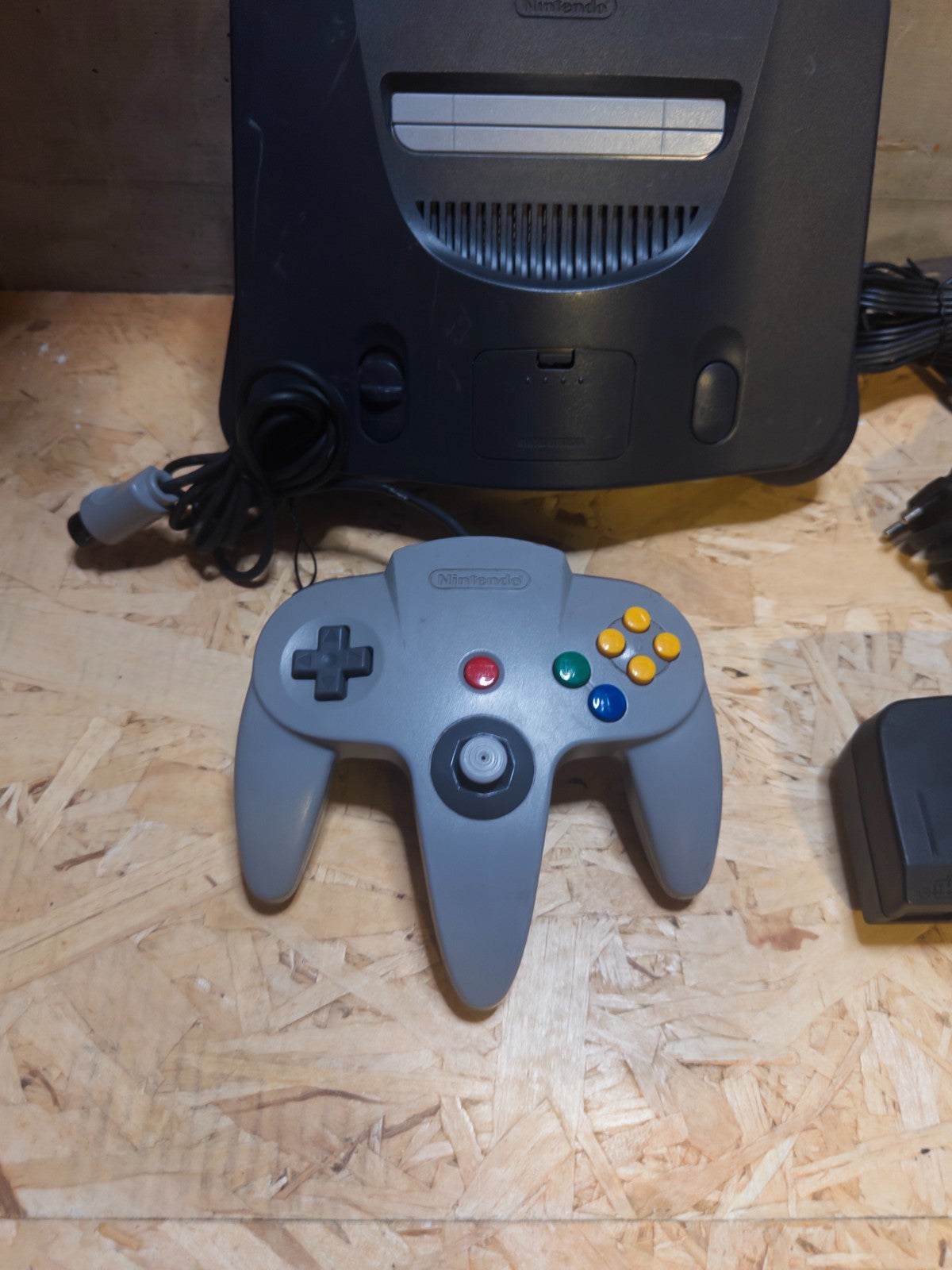 Console NINTENDO 64 N64 PAL EUR con CONTROLLER e CAVI - TESTATO