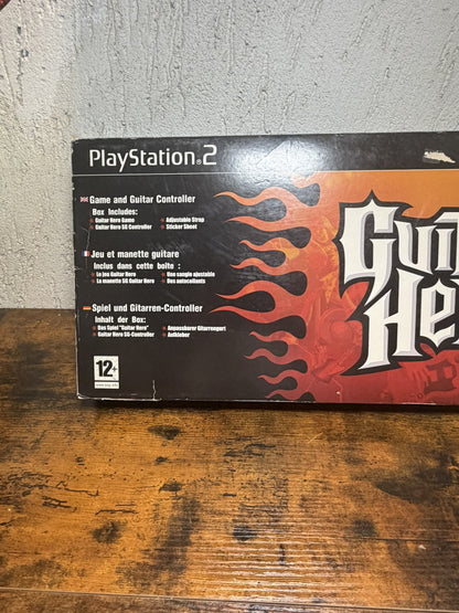 Chitarra Guitar Hero PS2 in confezione