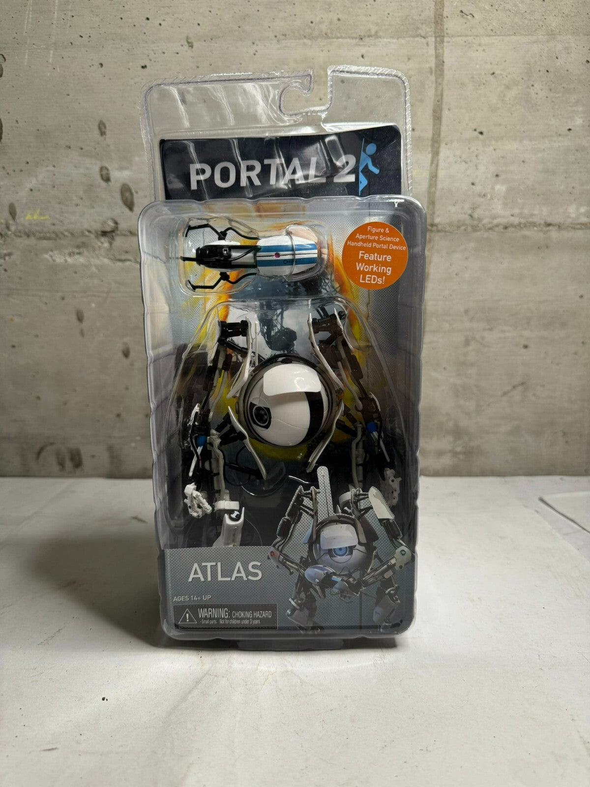 Portal 2 ATLAS 7" Action figure apertura LED valvola NECA nuova sigillata nuova