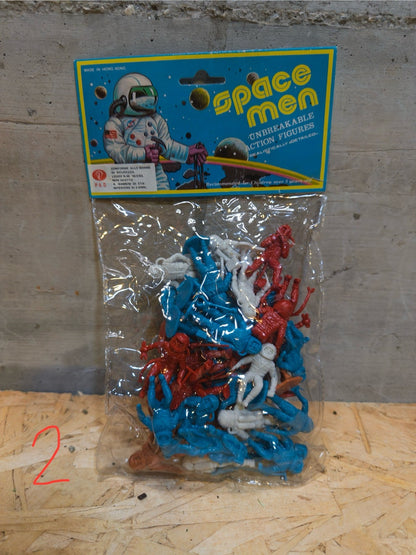 SPACE MEN SOLDATINI SPAZIALI SPACE SOLDIERS MADE IN HONG KONG No.433 NUOVO NEW