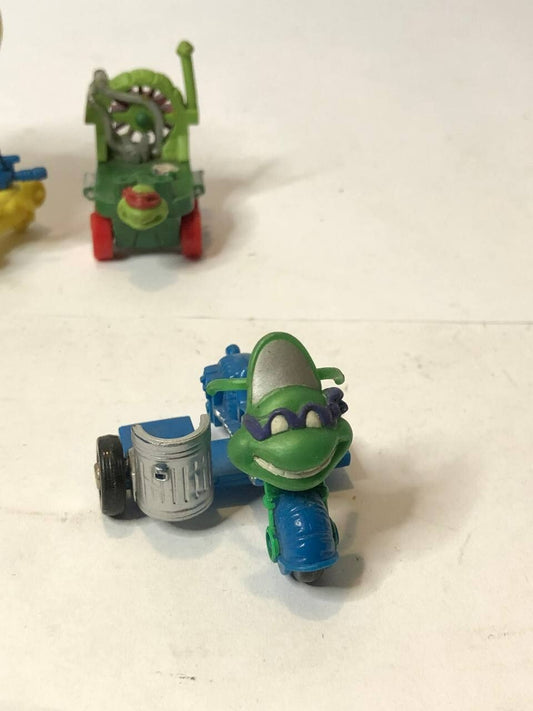 Vintage 1994 TMNT  Mini Mutants Mutant Module Turtle Cycle and Mini-Mutant