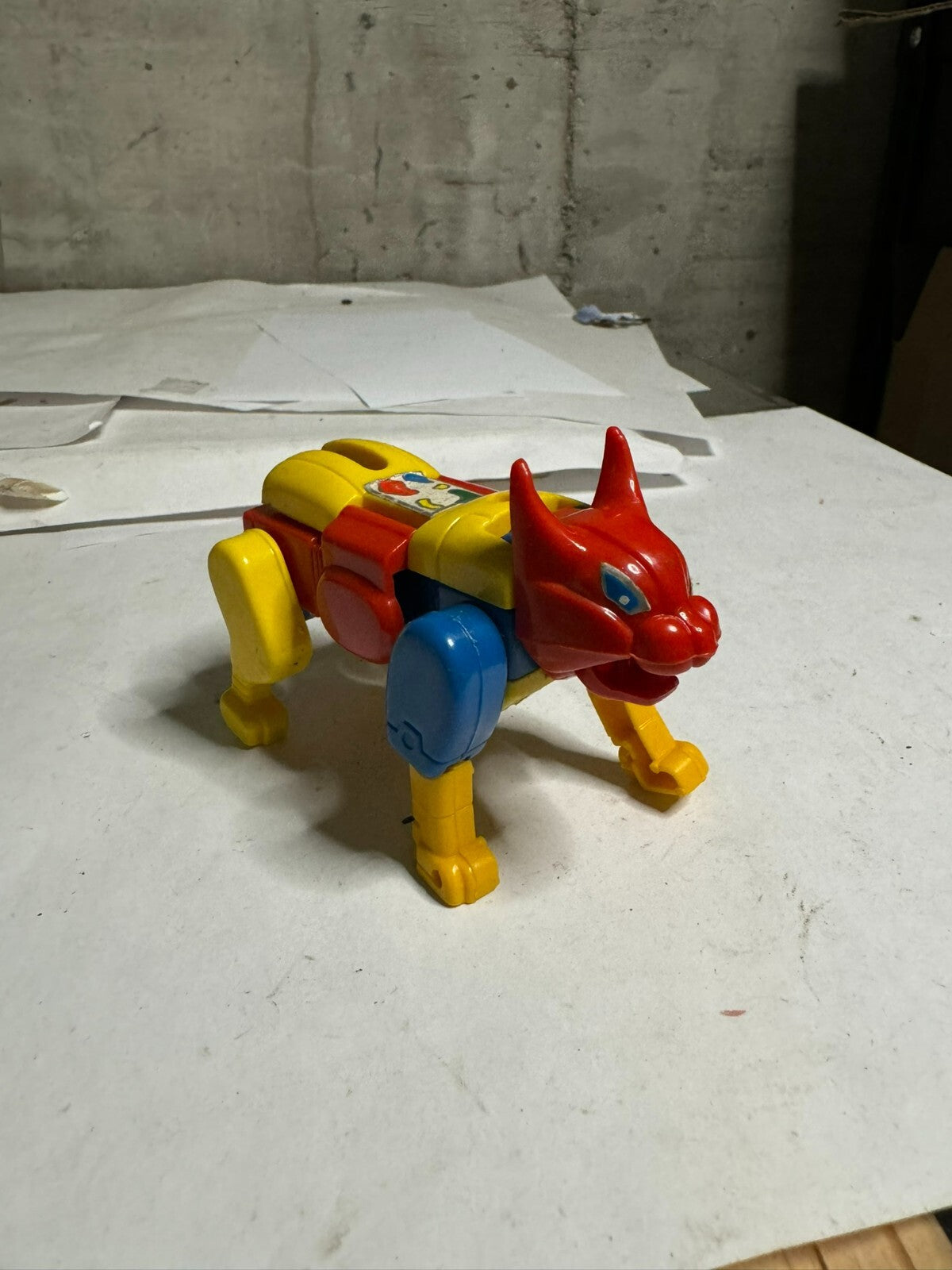 V World Fighting Animal Wildcat Transformer Robot Figure from 1980s