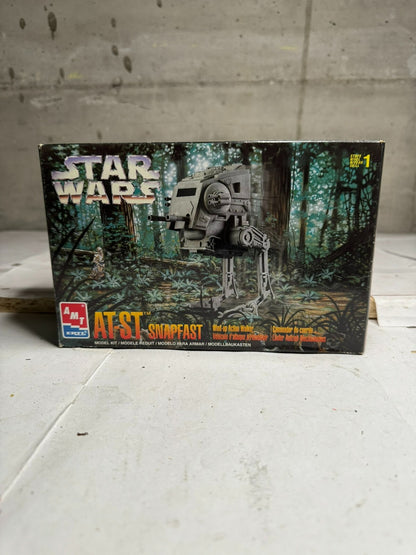 Kit modello AMT ERTL, Star Wars AT-ST Snapfast Wind-Up Action Walker NUOVO