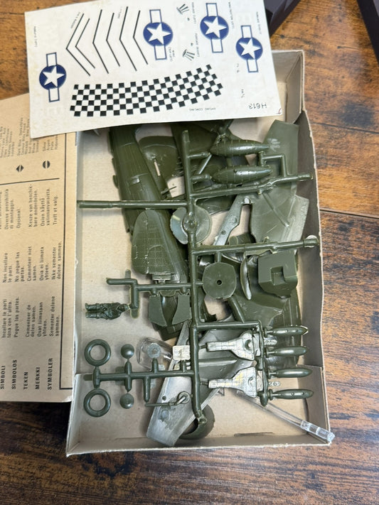 Revell P-47D Thunderbolt 1/72 - foto 2